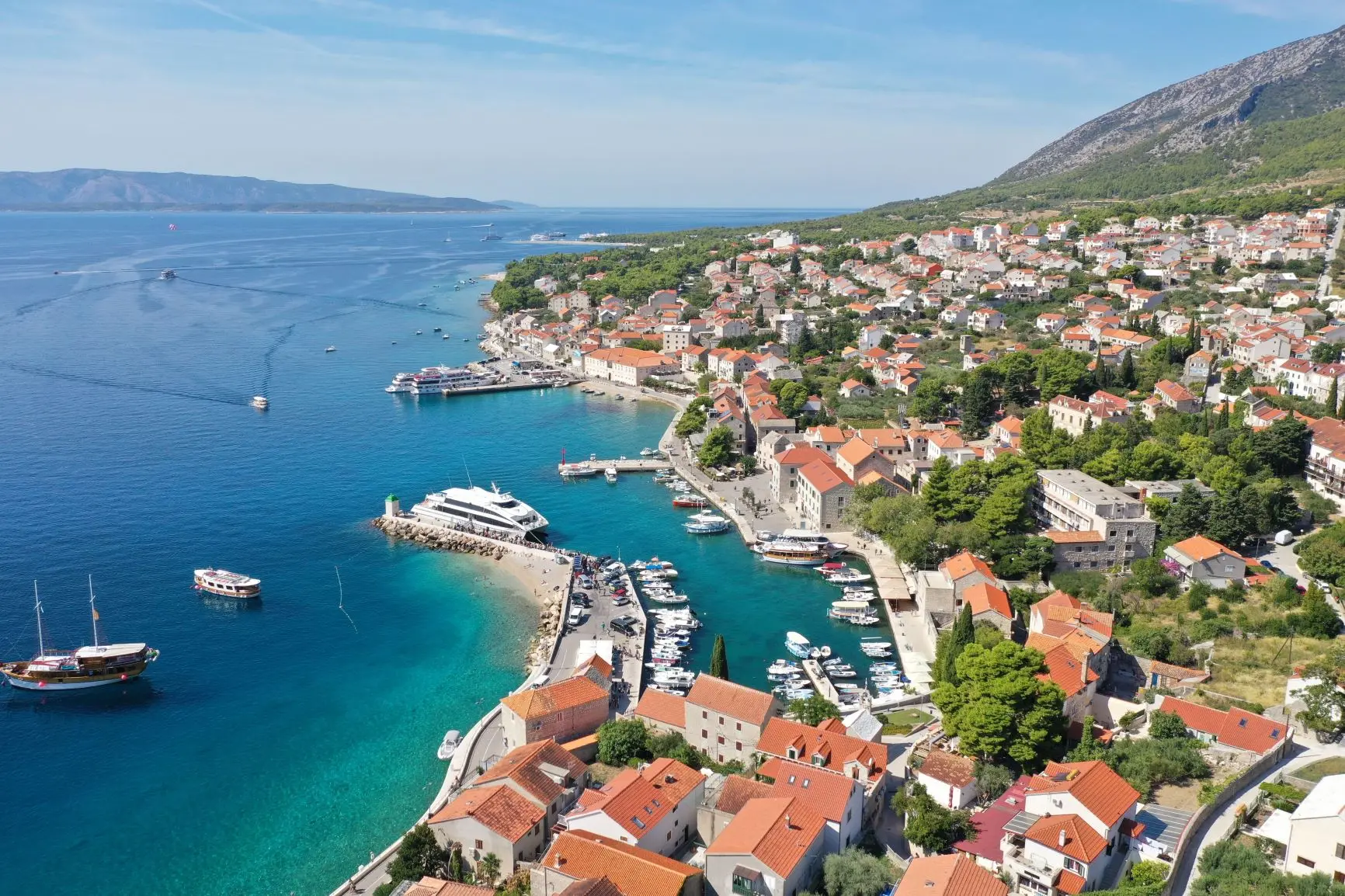Travel to other towns on the island of Brač